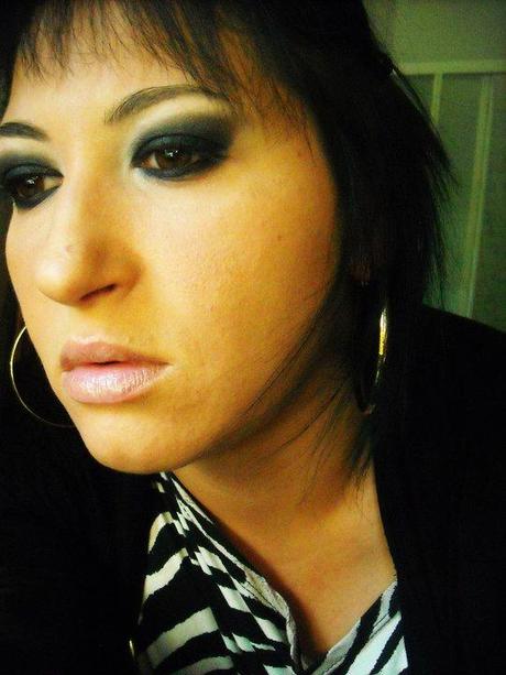 FOTD del 27/10/2010 : Vero in total black smokey eyes...