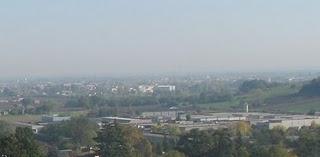 La metropolizzazione del territorio, immagini dalla valle del torrente Ghiara