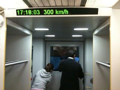 Shanghai, Maglev train