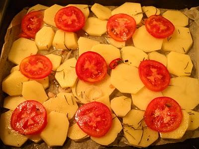 Una cena veloce e sana (?) da studente: Salmone al forno con sfoglie di patate