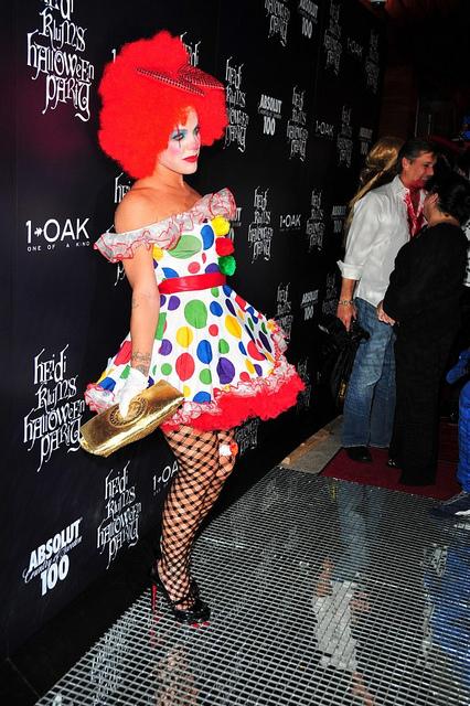 sexy-halloween-costume-pink-hulaween-benefit-gala-for-the-new-york-restoration-project-in-new-york-x10-hqs-592x889