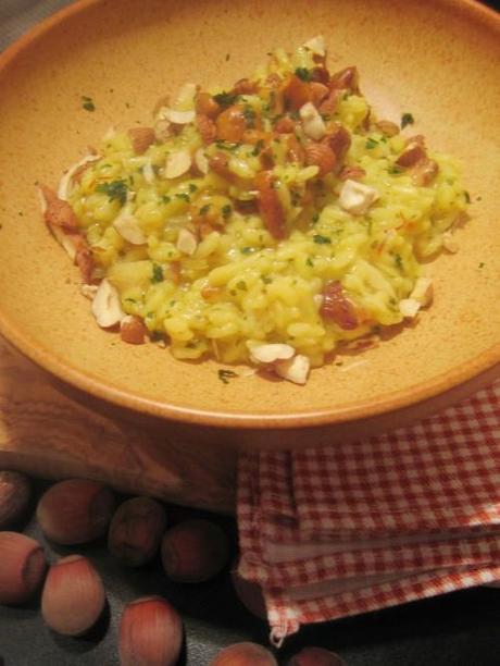 RISOTTO ALLO ZAFFERANO CON FINFERLI, PORCINI E NOCCIOLE di Dolcipensieri