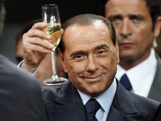 Berlusconi e i Gay, la Battuta Omofoba Offende Tutti