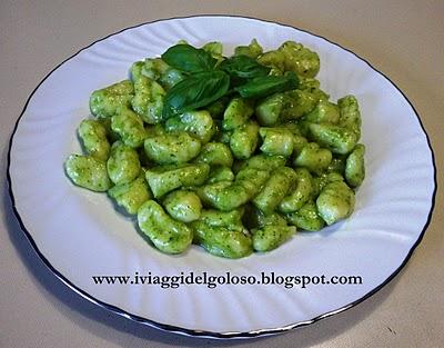 GNOCCHI CON INNO AL PESTO