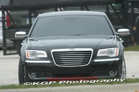 Prime foto rubate della nuova Chrysler 300C