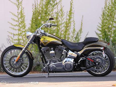 Harley-Davidson CVO Breakout 2013