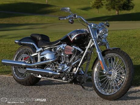 Harley-Davidson CVO Breakout 2013
