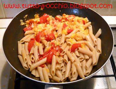 WHB #353 -  Pasta di farro al sugo di melanzane rosse