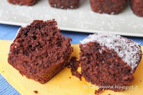 Mini plum-cake agli albumi con cocco e cioccolato