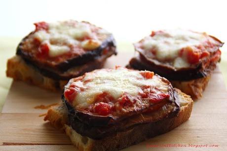 BRUSCHETTE ALLA PARMIGIANA