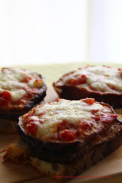 BRUSCHETTE ALLA PARMIGIANA