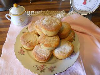 MUFFIN CON UVETTA E CREMA PASTICCERA