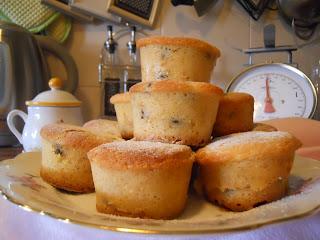 MUFFIN CON UVETTA E CREMA PASTICCERA