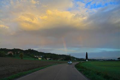 arcobaleno all'alba