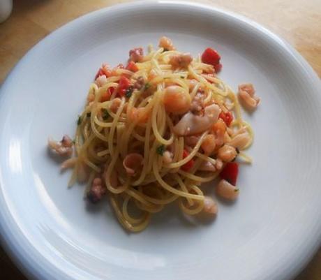 Spaghetti veloci ai profumi di mare