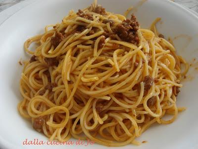 Maccheroncini alla chitarra al sugo di coniglio