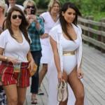 Le sorelle Kardashian in spiaggia a Miami02