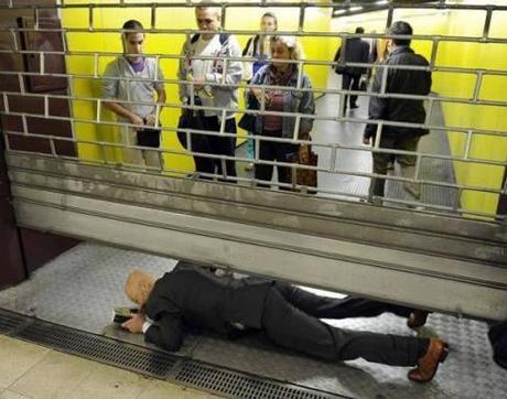 TENSIONE IN METROPOLITANA A MILANO