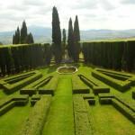 la foce giardino con siepi all'italiana