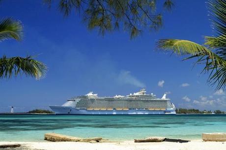 Allure_in_Nassau_Hi-res crociere invernali royal caribbean
