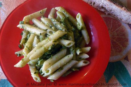 Ricette per mangiar sano: Pasta con zucchine e pesto (di Micaela)