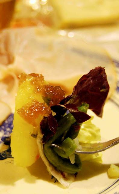 Insalata di patate e fagiolini con salsa di cipolle