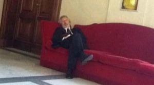 Deodato Scanderebech dorme o riflette? Moralismo o diritto di cronaca? 