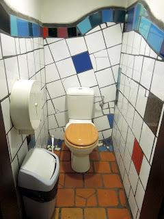 Toilet of Modern Art