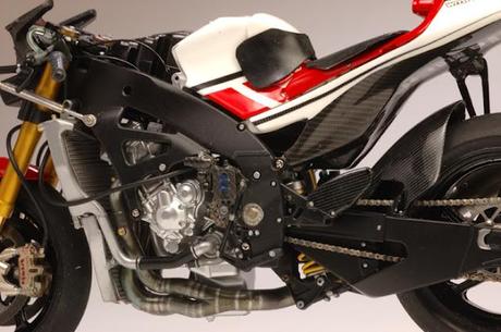 Yamaha YZR-M1 50th Anniversary J.Lorenzo 2011 by Utage Factory House