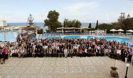 Foto di gruppo per i partecipanti al X Rhodes Forum