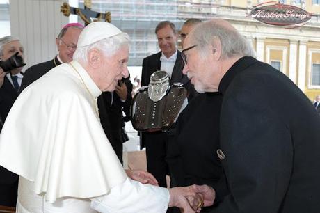 Harley-Davidson e Papa Benedetto XVI siglano l'avvio dei festeggiamenti per il 110° Anniversario