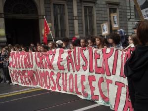 #5ott a Torino: l’autunno studentesco si scontra contro il rigore dei manganelli