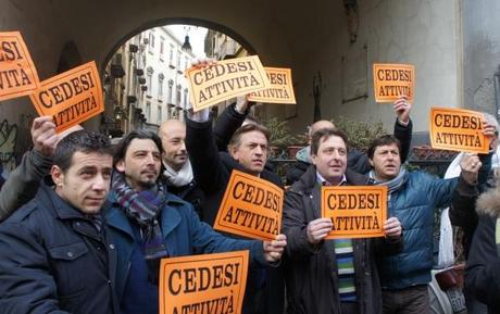 >>”Cedesi attività”