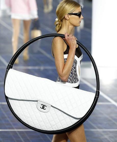 La borsa Hula Hoop di Chanel