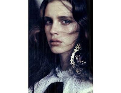 Marine Vacht in Dolce & Gabbana su Vogue Italia