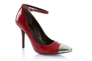 Le scarpe del 2013 saranno Appuntite ></div>>