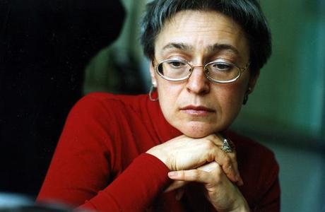 Anna Politkovskaja, l’ultima voce libera di quel “piccolo angolo d’inferno” chiamato Cecenia.