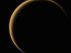 Titano, grande luna Saturno dalla forma insolita