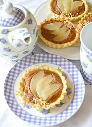 TARTELLETTE CON MARMELLATA DI ALBICOCCHE, MELE E PINOLI