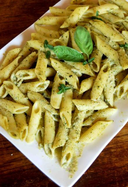 Mezzepenne con pesto superveloce di zucchine