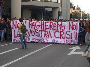 Italiano: Striscione di studenti in protesta: ...