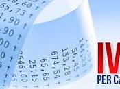 "per cassa". paga solo quando incassa.