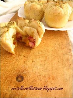 MUFFIN DI PIZZA RIPIENI CON PATATE E PANCETTA - SENZA LATTOSIO