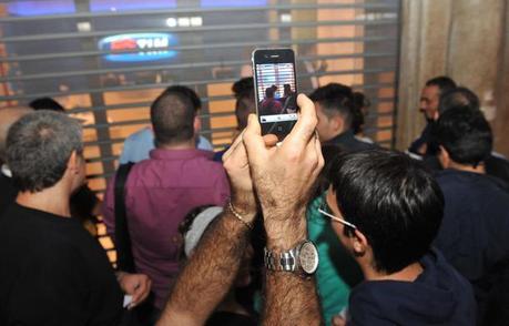 Notte di code per l' iphone 5 in italia