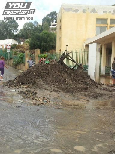 Nubifragio alle Eolie,  Lipari in mezzo al fango