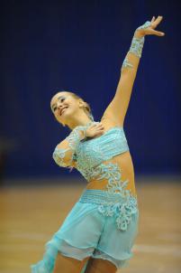 Silvia Stibilj strabilia ai mondiali con una Danza dei Fiori d’Oro