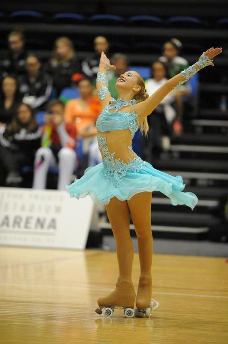 Silvia Stibilj strabilia ai mondiali con una Danza dei Fiori d’Oro
