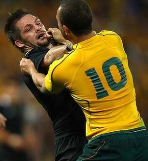 Richie McCaw contro tutti