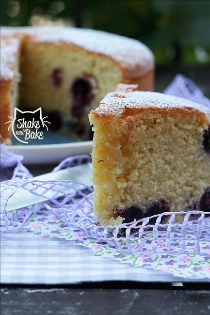 Torta soffice al kefir e uva fragola