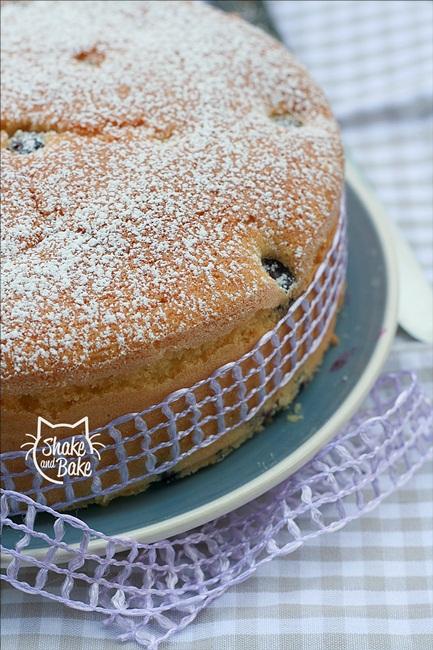 Torta soffice al kefir e uva fragola